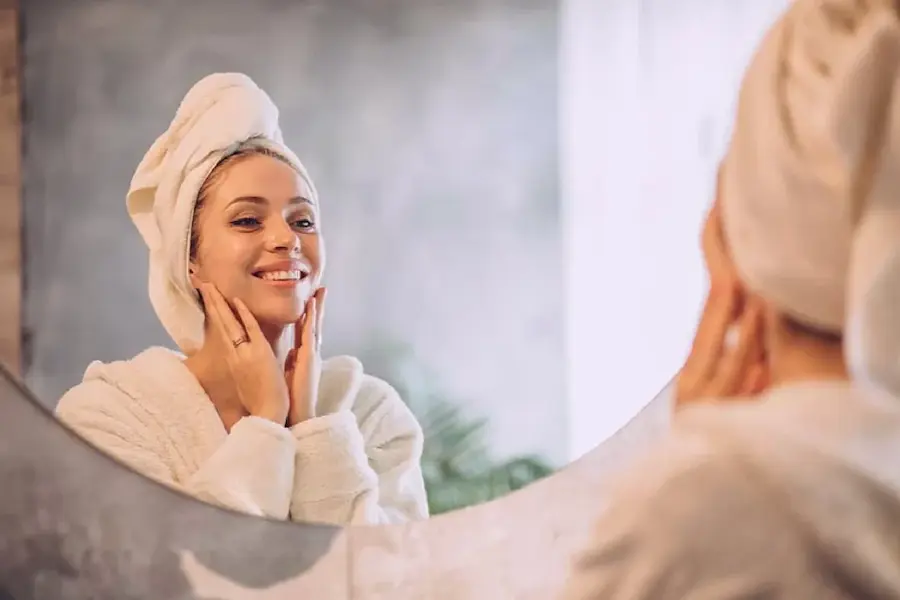 mujer feliz con tratamiento HArmonyCA